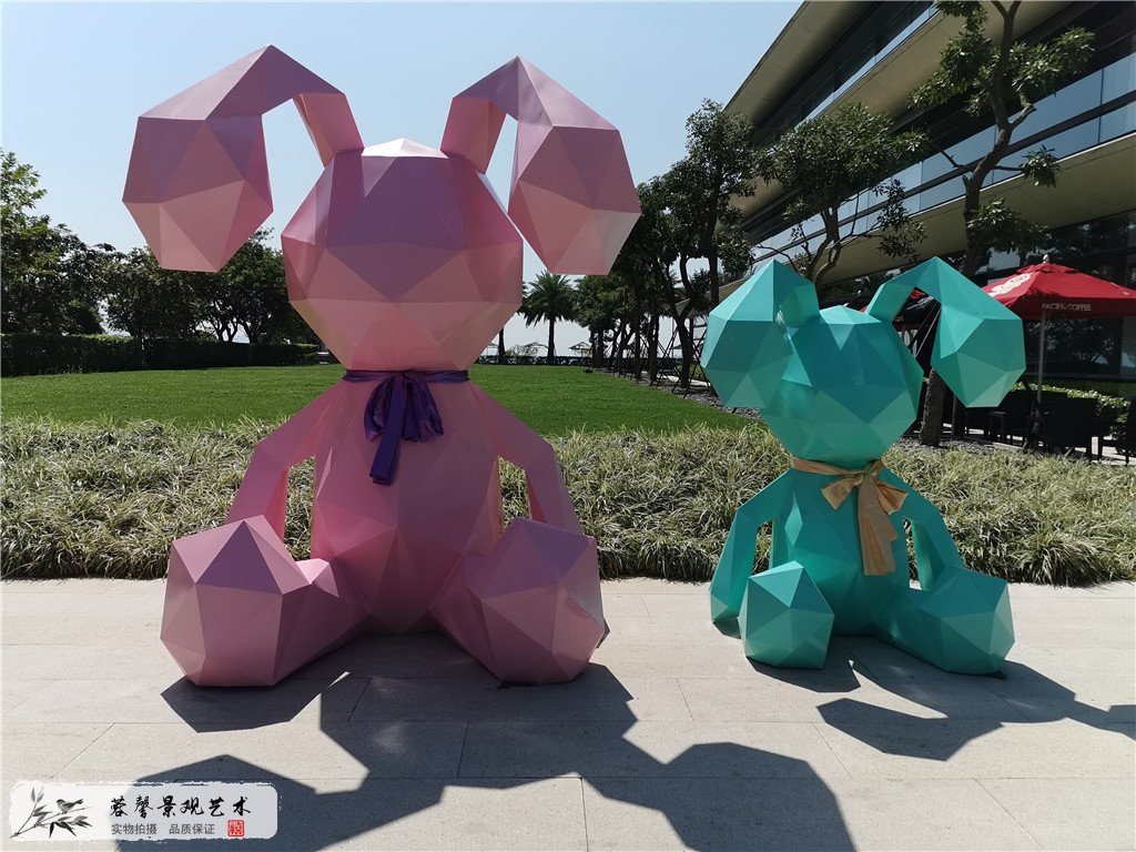 成都玻璃鋼雕塑案例，惠州華潤小徑灣兔子 (1)