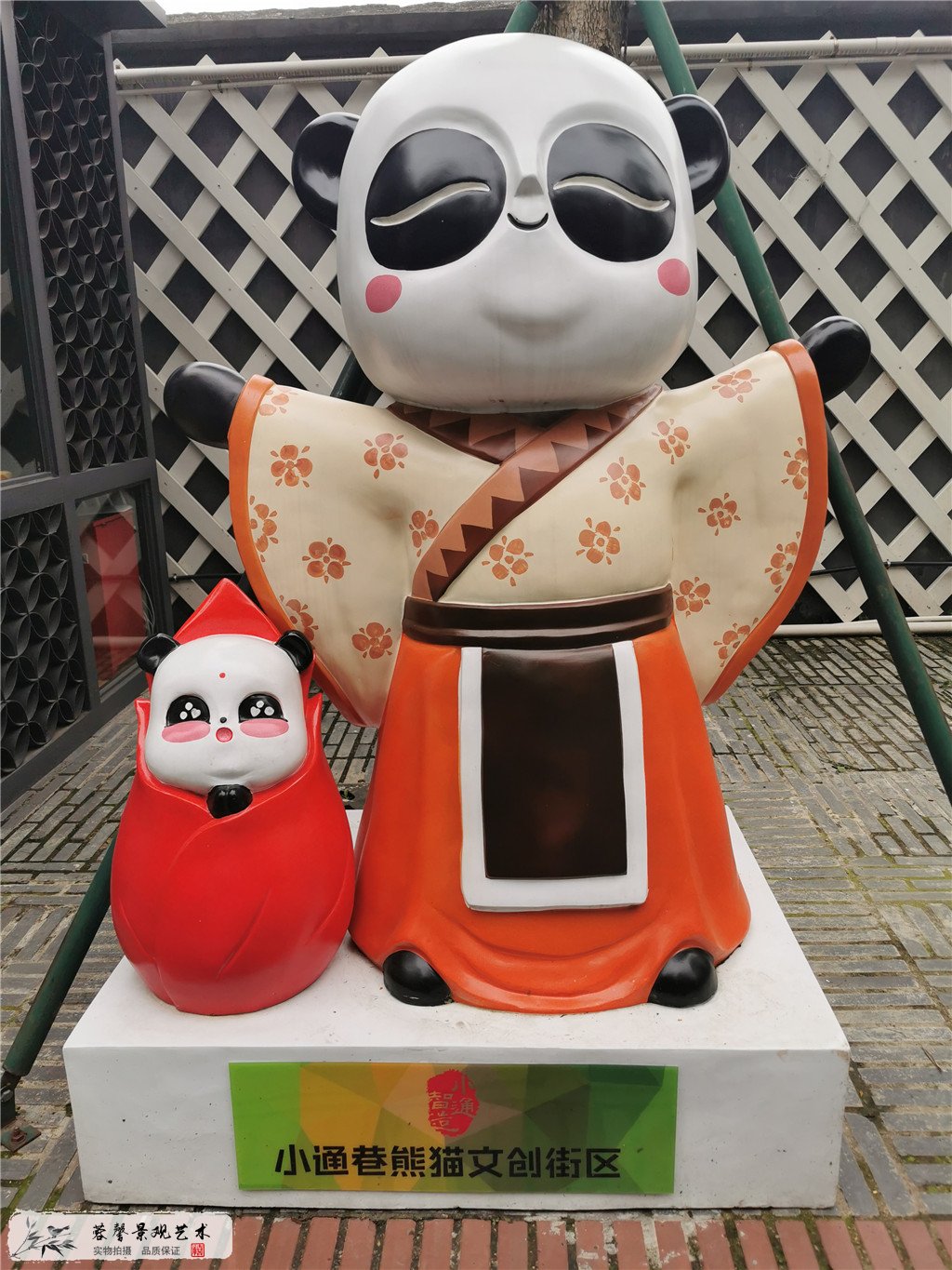 蓉馨玻璃鋼雕塑案例，成都小通巷文化街雕塑 (2)