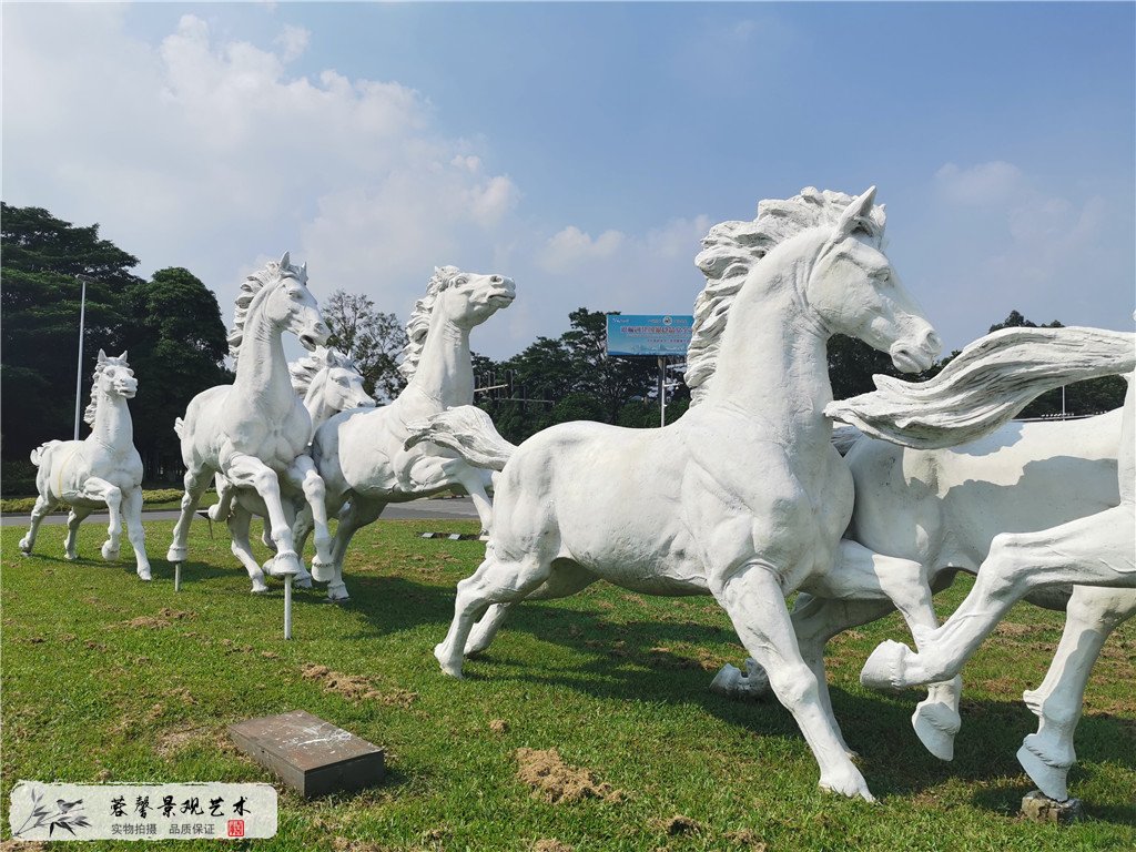 東莞玻璃鋼雕塑，狀元筆公園萬(wàn)馬奔騰雕塑造型 (4)