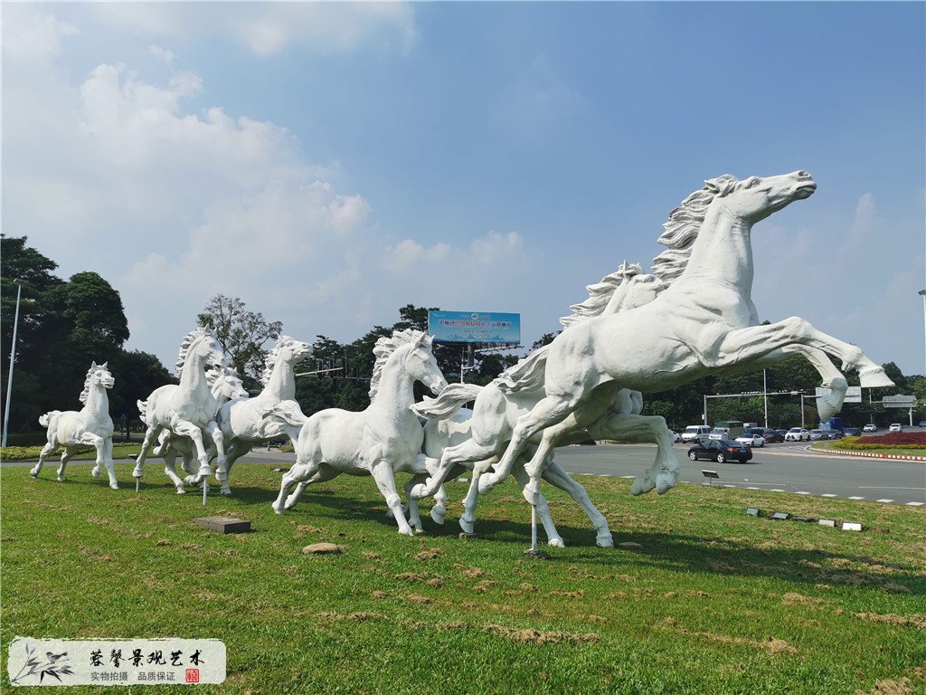 東莞玻璃鋼雕塑，狀元筆公園萬(wàn)馬奔騰雕塑造型 (2)