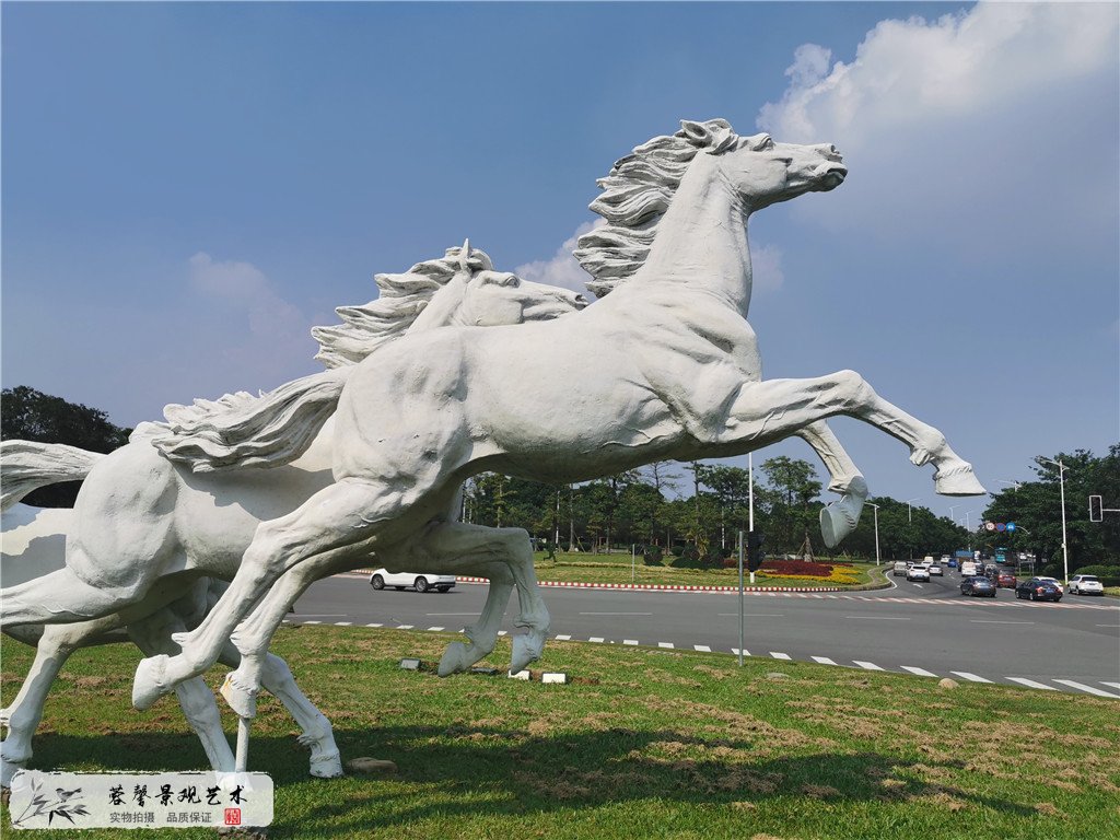 東莞玻璃鋼雕塑，狀元筆公園萬(wàn)馬奔騰雕塑造型 (3)