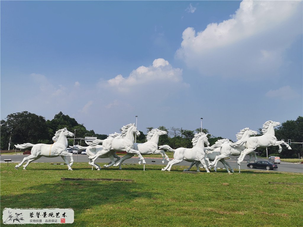 東莞玻璃鋼雕塑，狀元筆公園萬(wàn)馬奔騰雕塑造型 (1)
