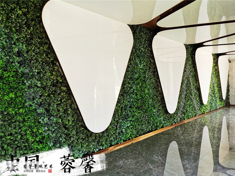 藍(lán)潤(rùn)廣場(chǎng)室內(nèi)仿真植物墻裝飾案例 (3)