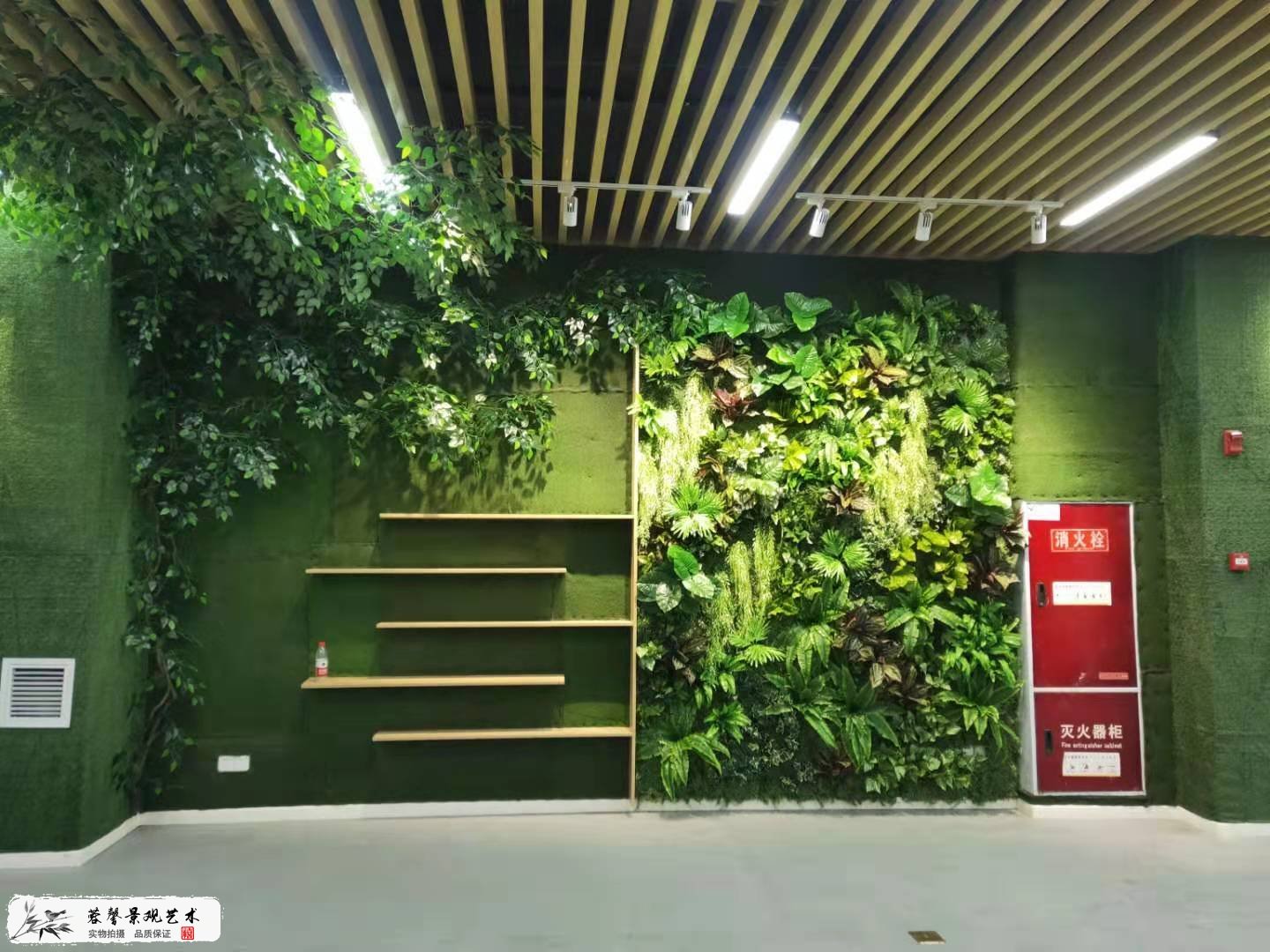 前臺(tái)仿真植物墻