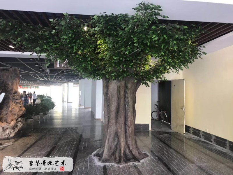酒店內(nèi)大型仿真榕樹